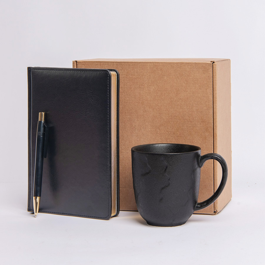 Набор подарочный DARKGOLD: кружка, ручка, бизнес-блокнот, коробка со стружкой
